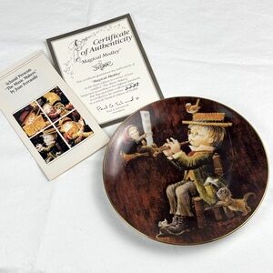 Magical Medley by Juan Ferrandiz plate, 6 1/2" diam[am]